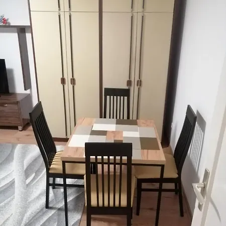 Stan Centar Lejlighed *